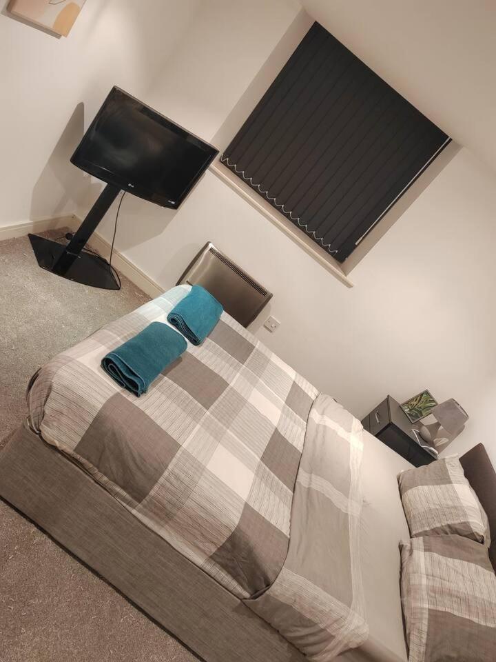 Lovely 1 Bedroom Apartment With Free Parking & Gym Kirkburton エクステリア 写真